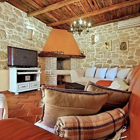 Petra Holiday home Dracevac